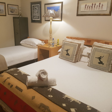 Steytlerville Guest House and accommodation Khoisan Suite