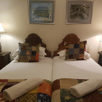 Steytlerville Guest House and accommodation Vintage Suite